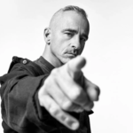 EROS RAMAZZOTTI: DE SANREMO AL MUNDO, 40 AÑOS DE UNA VIDA EN LOS ESCENARIOS